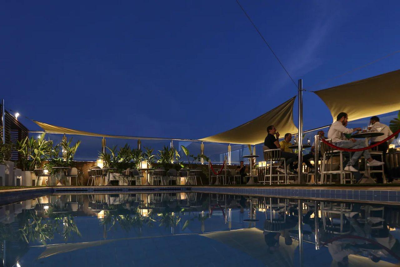 Le Palace D'Anfa Casablanca Exterior foto The pool at the Sky Bar