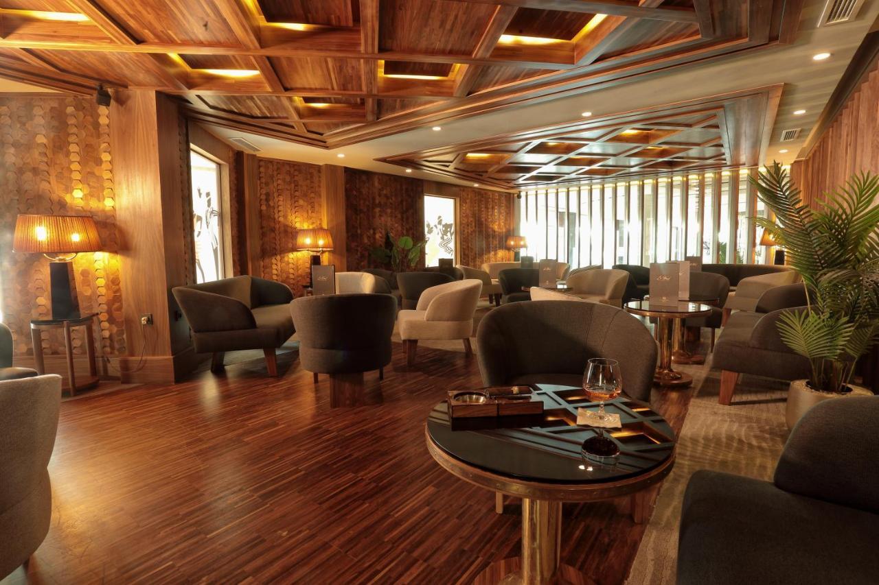Le Palace D'Anfa Casablanca Exterior foto The lounge at the airport